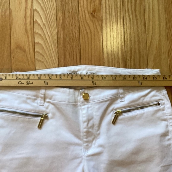 Michael Kors Skinny Jeans, White, Size 8, Gold hardware, zippered legs - Picture 5 of 8